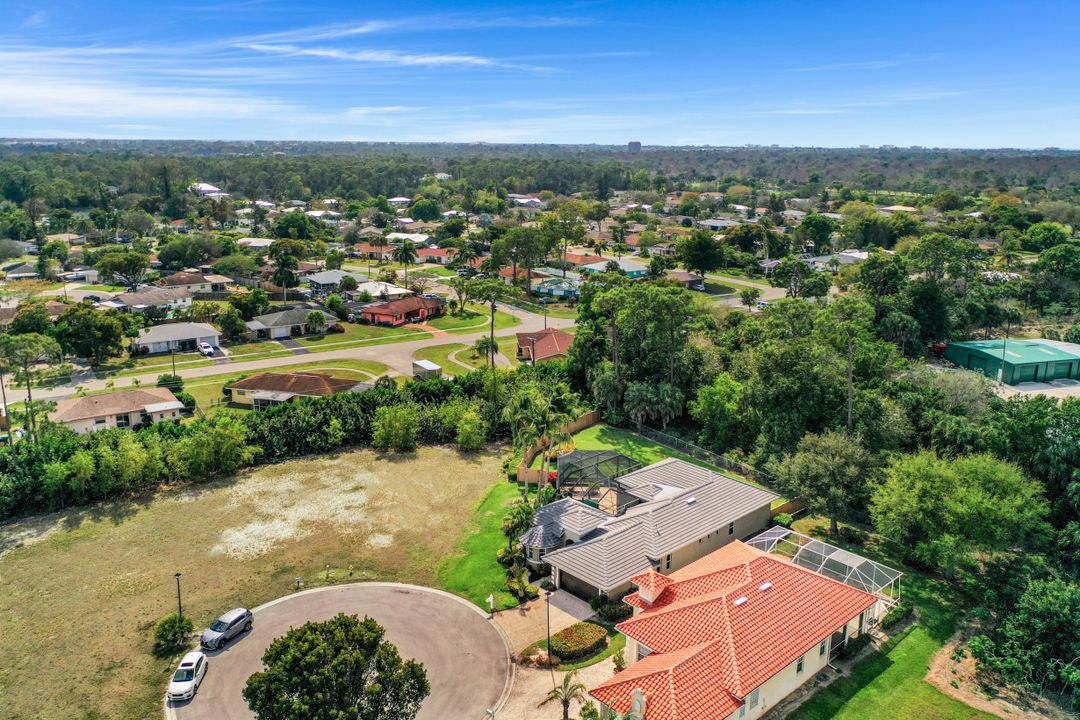 2892 Coco Lakes Pl, Naples, FL 34105