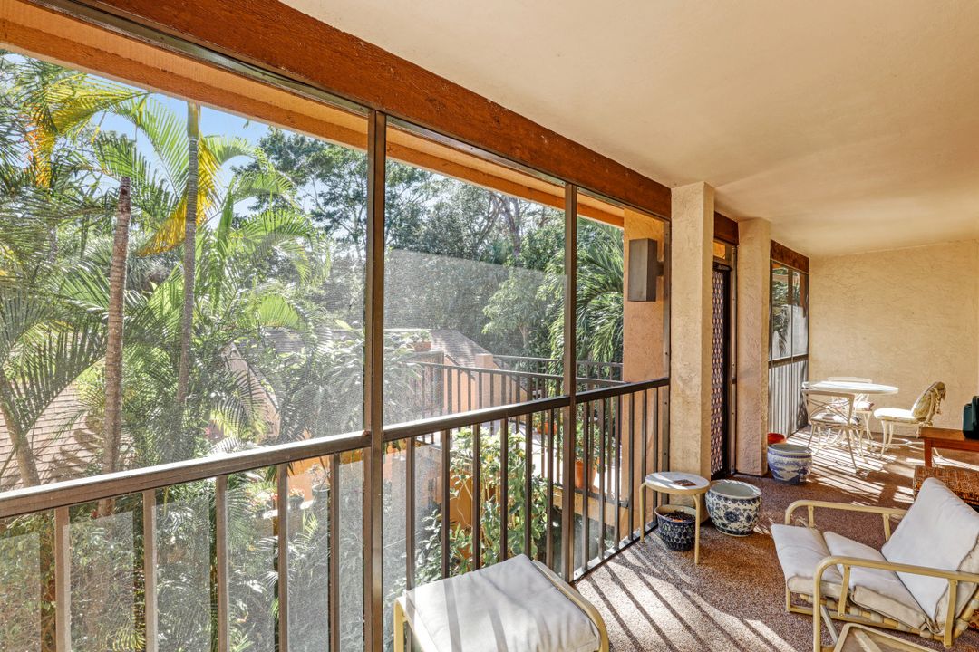 325 Bay Forest Dr #201, Naples, FL 34110