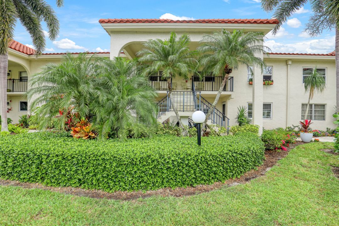 1056 Forest Lakes Dr #A-103, Naples, FL 34105