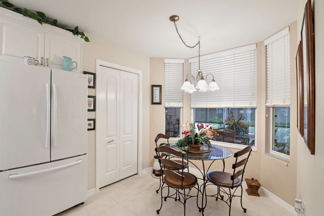 2810 Cypress Trace Cir #2111, Naples, FL 34119