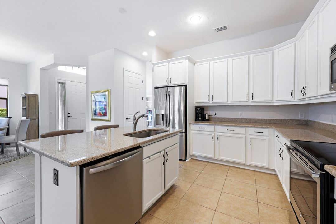 9123 Isla Bella Cir, Bonita Springs, FL 34135