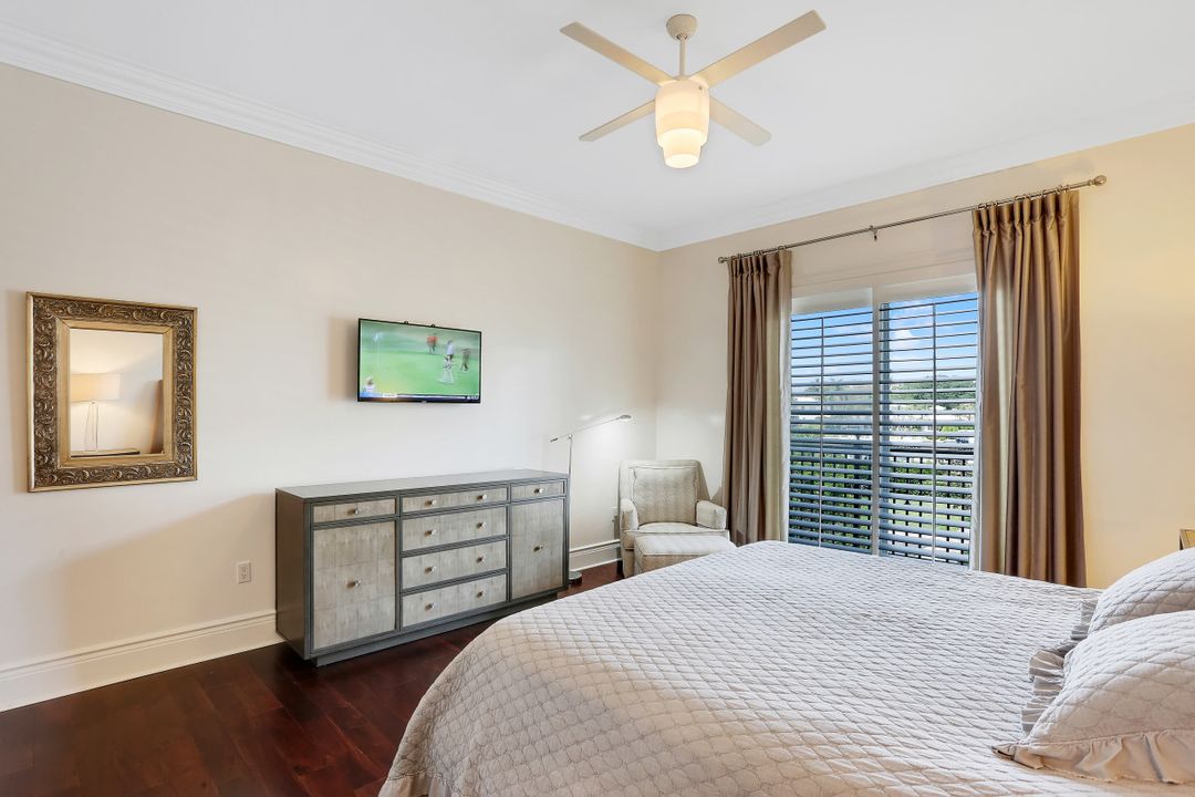 1400 Gulf Shore Blvd N #208, Naples, FL 34102