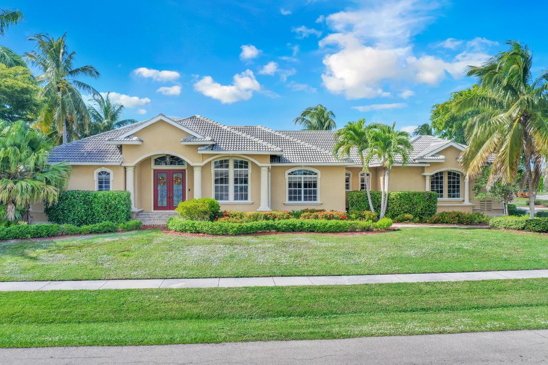 138 S Bahama Ave, Marco Island, FL 34145