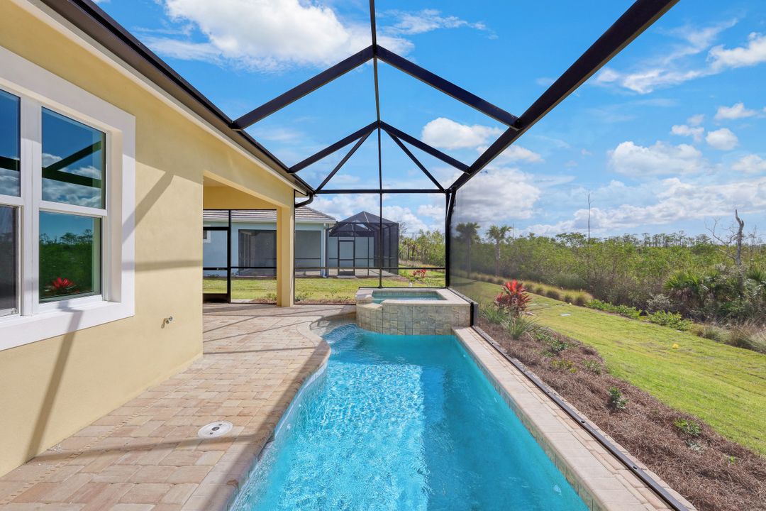 6435 Negril Isle Dr, Naples, FL 34113