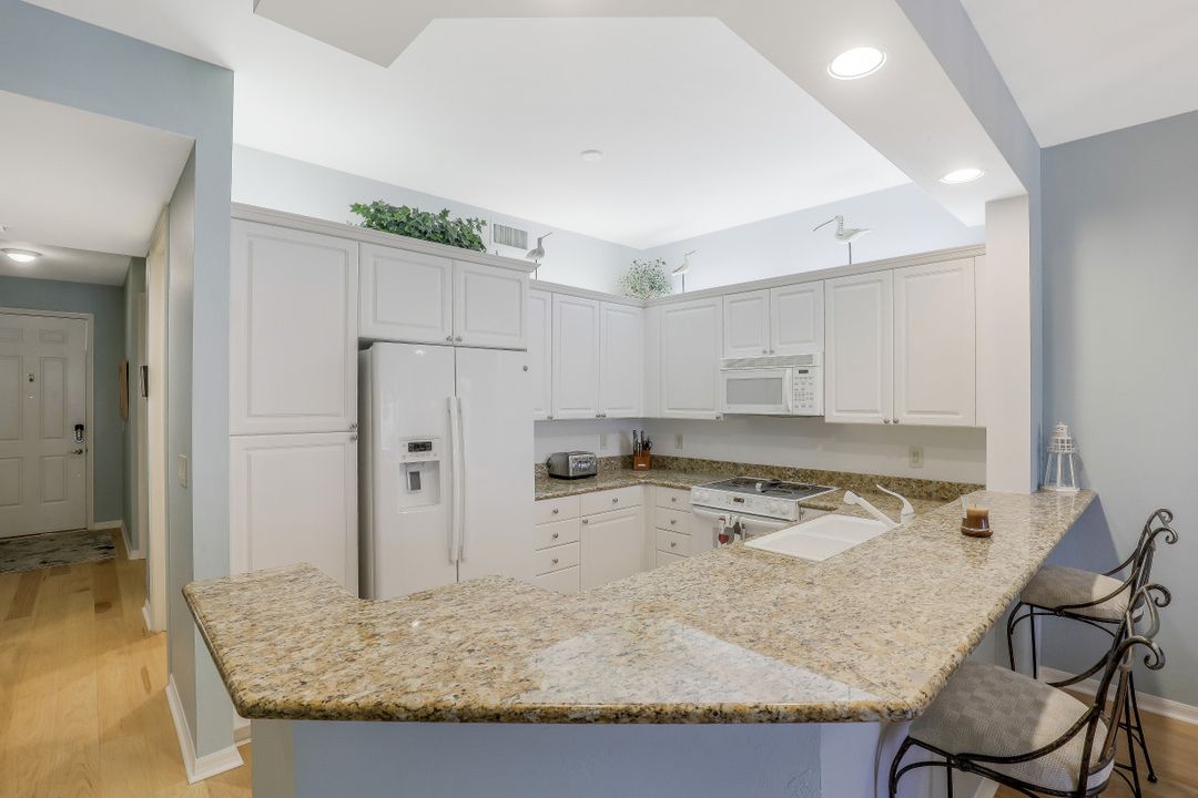 400 Flagship Dr #306, Naples, FL 34108