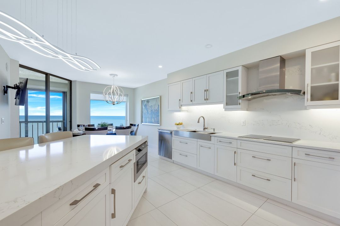 8171 Bay Colony Dr #1103, Naples, FL 34108