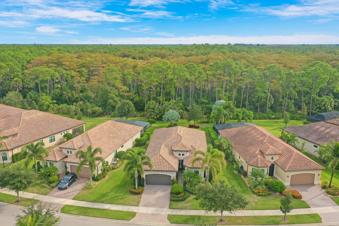 9367 Isla Bella Cir, Bonita Springs, FL 34135