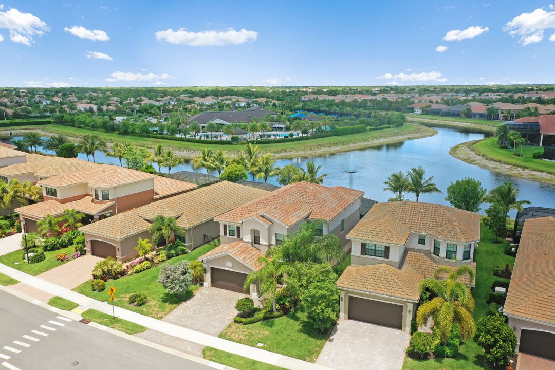 4173 Amelia Way, Naples, FL 34119