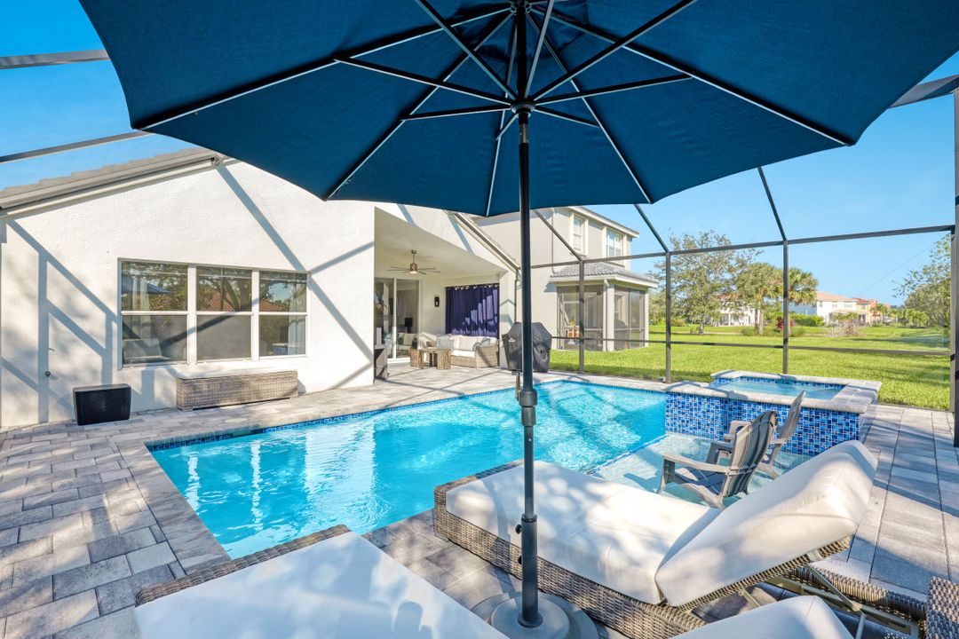 1671 Triangle Palm Terrace, Naples, FL 34119