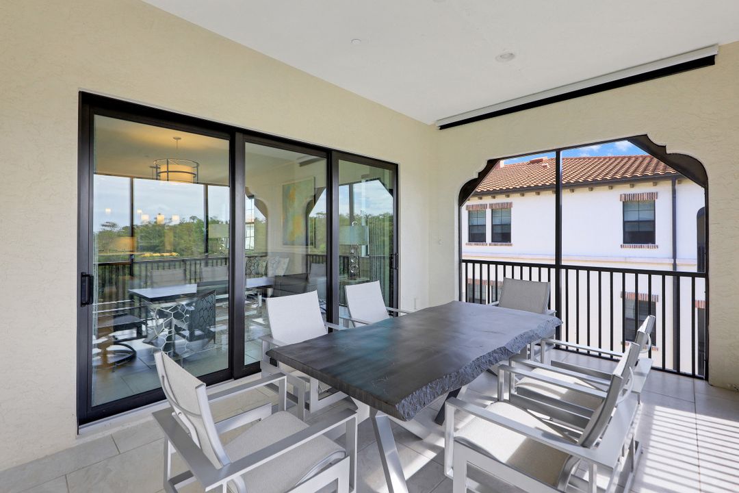 16386 Viansa Way #301, Naples, FL 34110