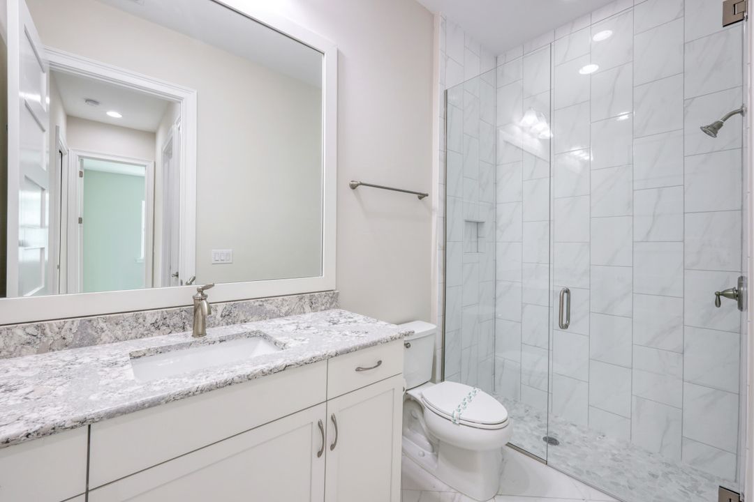 6435 Negril Isle Dr, Naples, FL 34113