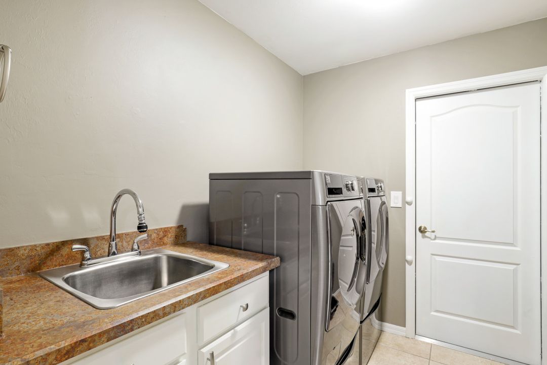 5327 SW 21st Pl, Cape Coral, FL 33914