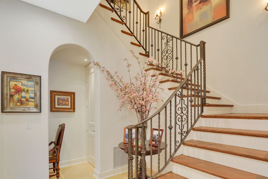 16649 Toscana Cir #806, Naples, FL 34110