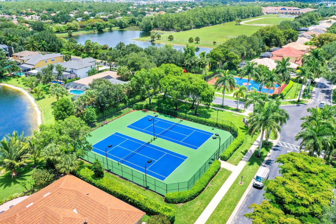 14849 Fripp Island Ct, Naples, FL 34119