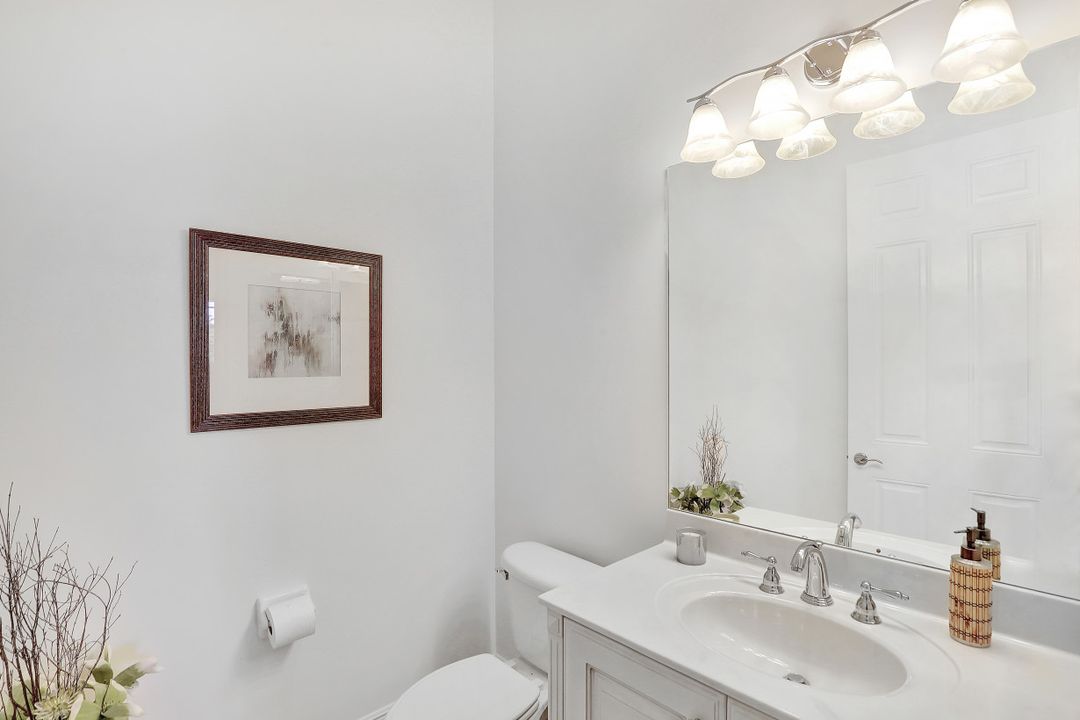 9243 Tesoro Ln #204, Naples, FL 34114