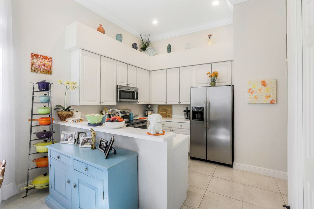 8591 Peppertree Way, Naples, FL 34114