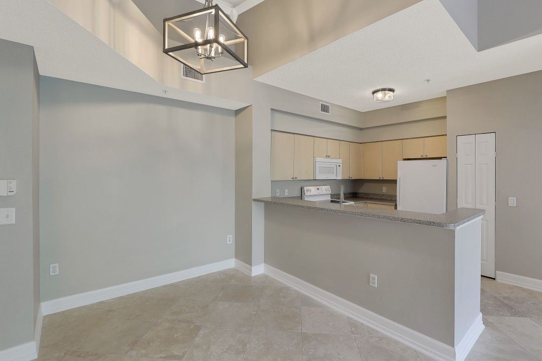 1150 Reserve Way #303, Naples, FL 34105