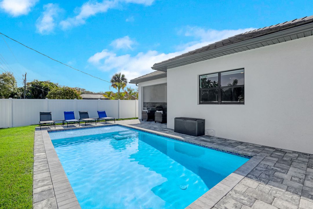 783 110th Ave N, Naples, FL 34108