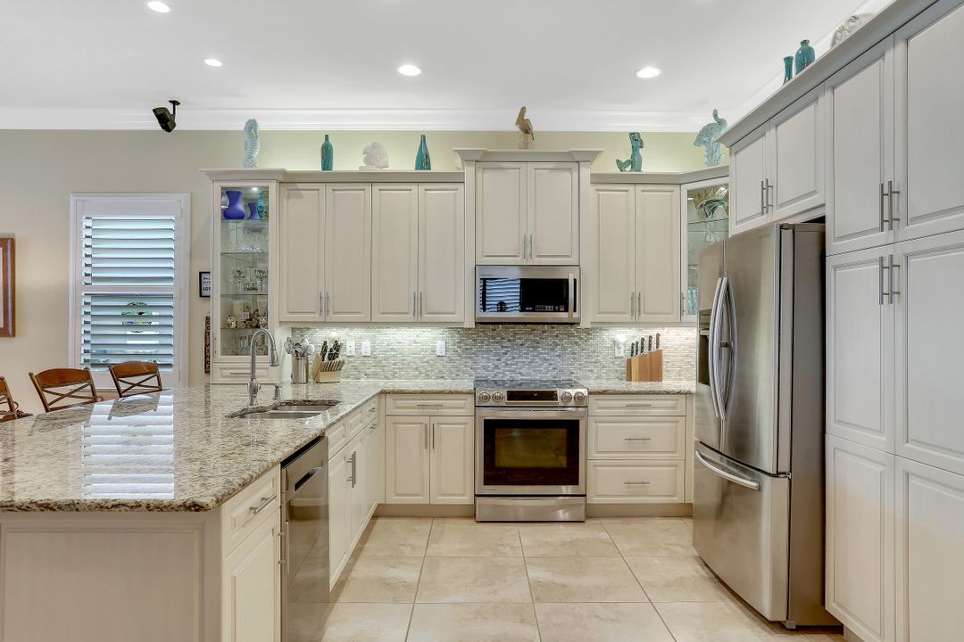 3578 Beaufort Ct, Naples, FL 34119