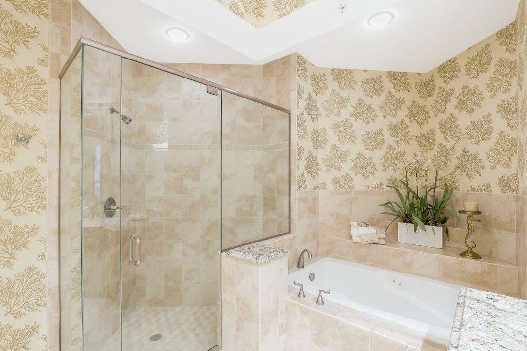 141 Colonade Cir #141, Naples, FL 34103