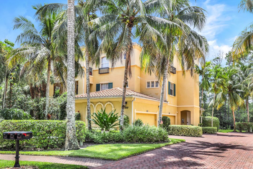 2882 Castillo Ct  #101, Naples, FL 34109