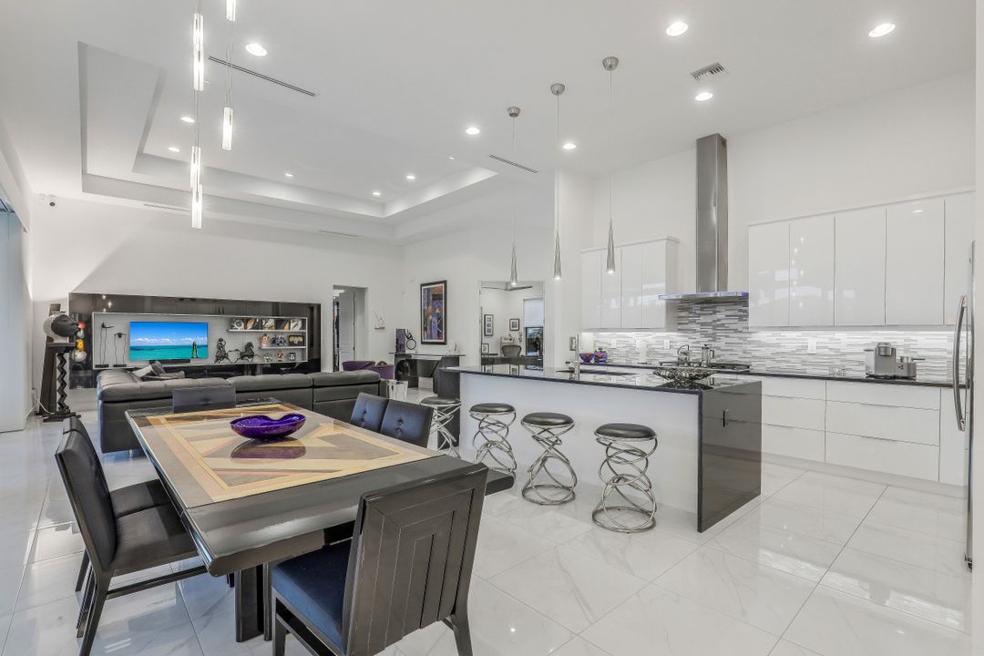 1567 Jamaica Ct, Marco Island, FL 34145