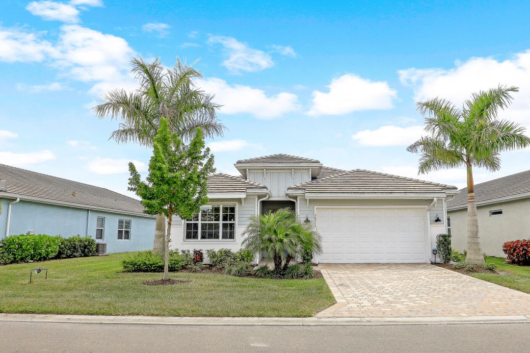 16716 Siesta Drum Wy, Bonita Springs, FL 34135
