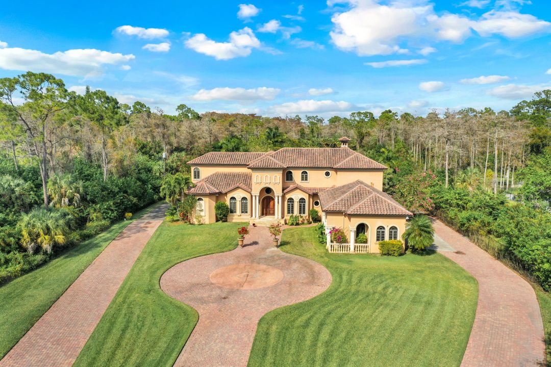 3645 7th Ave NW, Naples, FL 34120