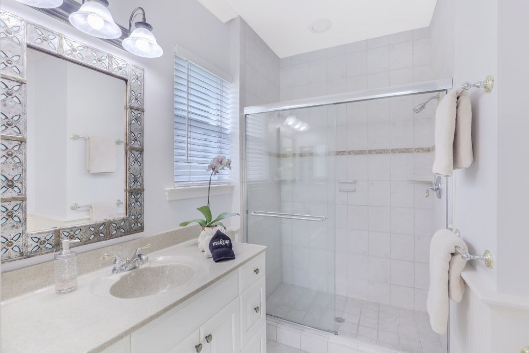 557 96th Ave N, Naples, FL 34108