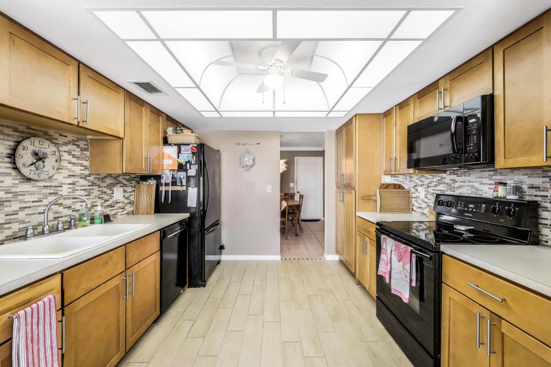 1120 Dana Ct, Marco Island, FL 34145