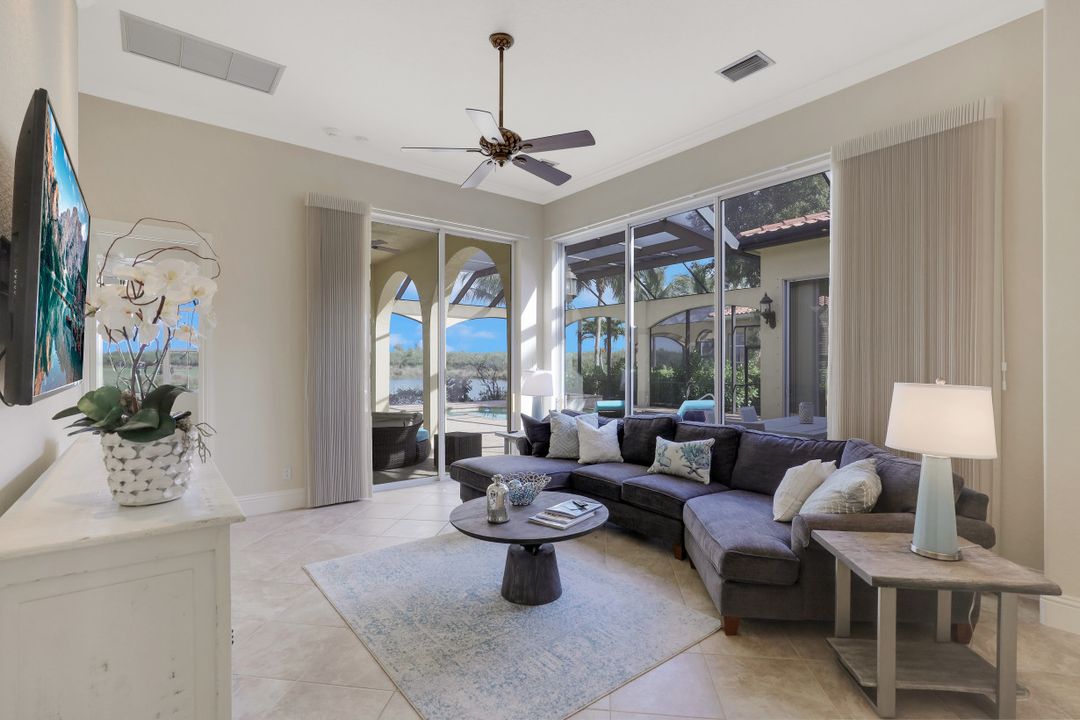 8560 Bellagio Dr, Naples, FL 34114