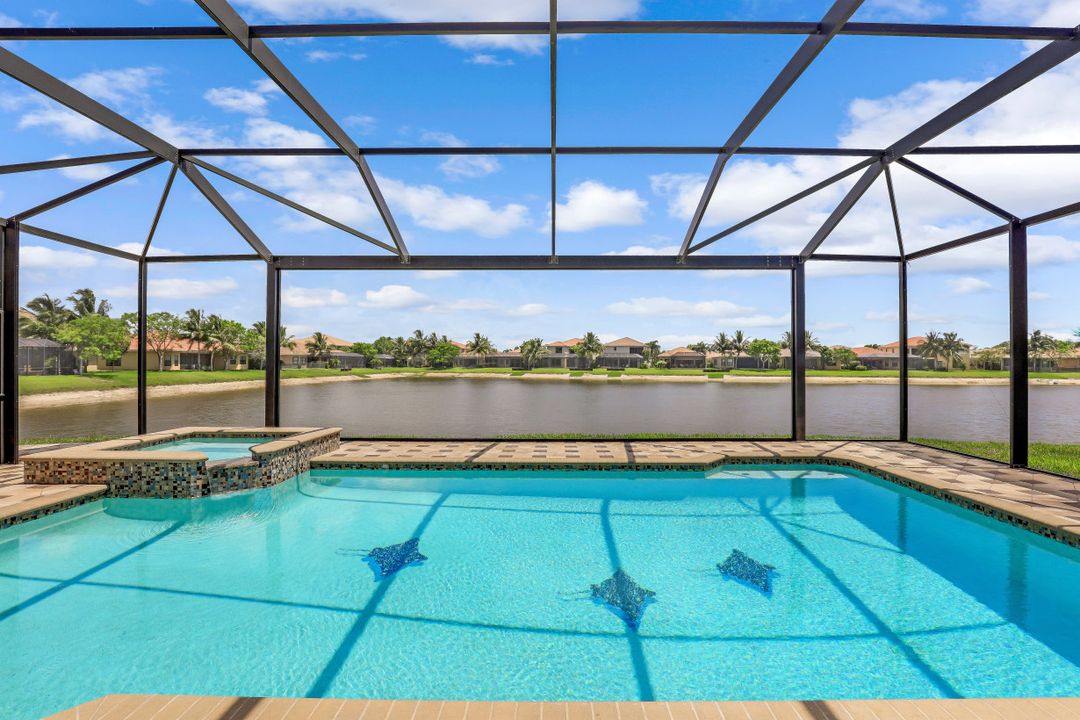 3910 Glacier Ct, Naples, FL 34119