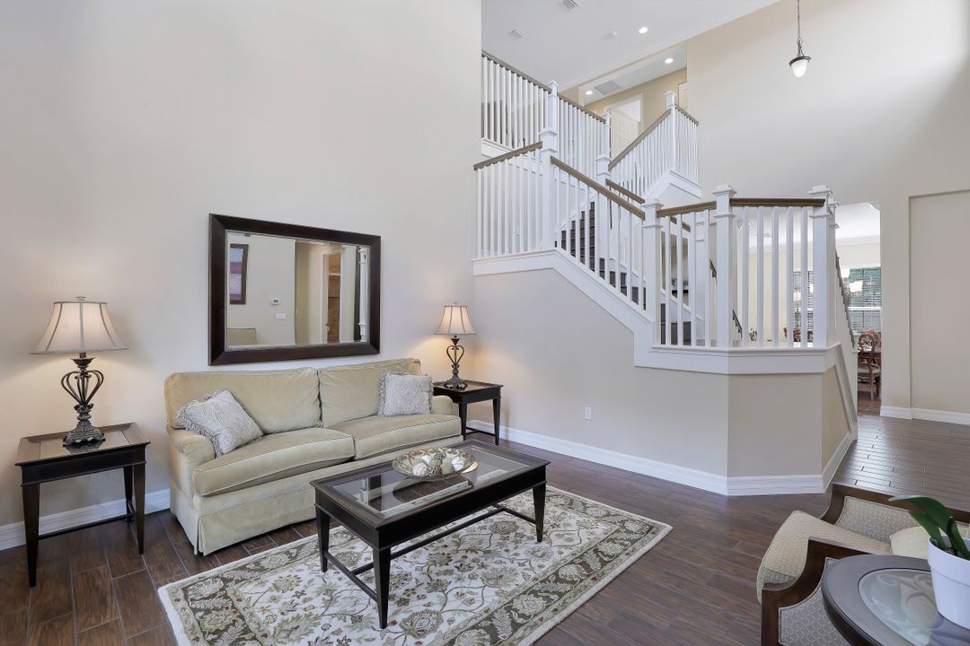 3271 Pacific Dr, Naples, FL 34119