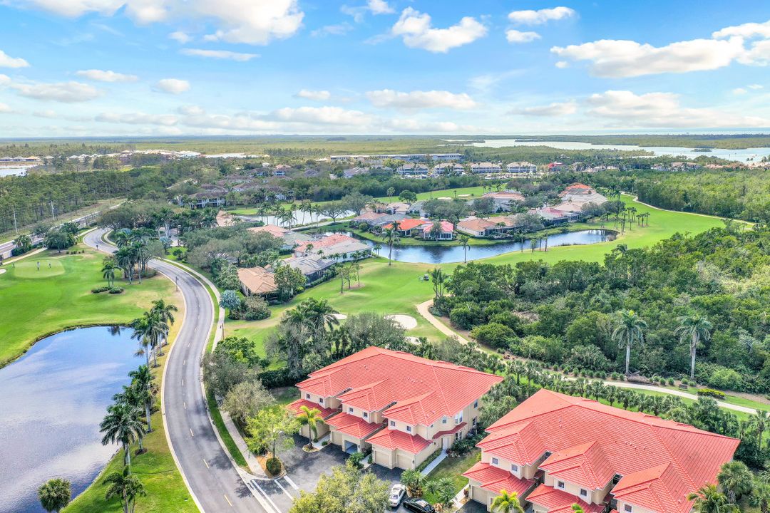 4800 Yacht Harbor Dr #822, Naples, FL 34112