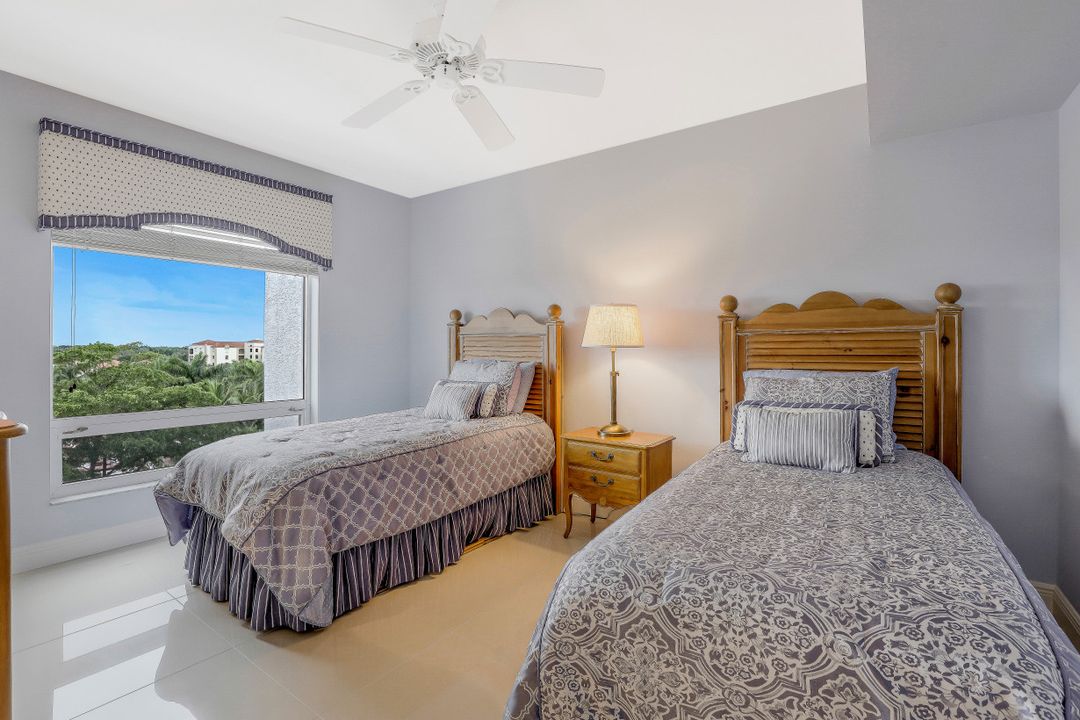 7225 Pelican Bay Blvd #605, Naples, FL 34108