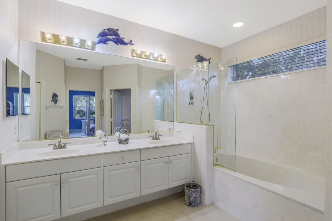 693 Mainsail Pl, Naples, FL 34110