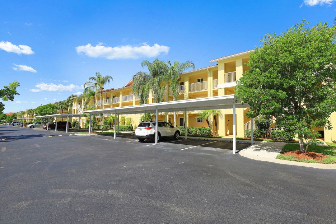 8244 Key Royal Cir #633, Naples, FL 34119