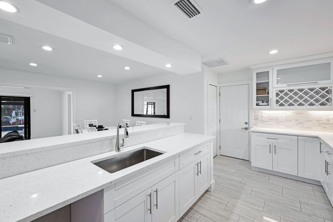 5243 SW 3rd Ave, Cape Coral, FL 33914