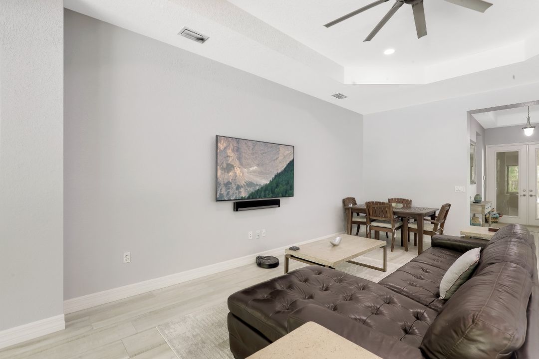 13824 Luna Dr, Naples, FL 34109