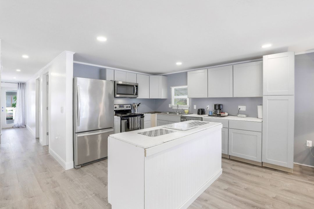 625 Palm Dr, Goodland, FL 34140