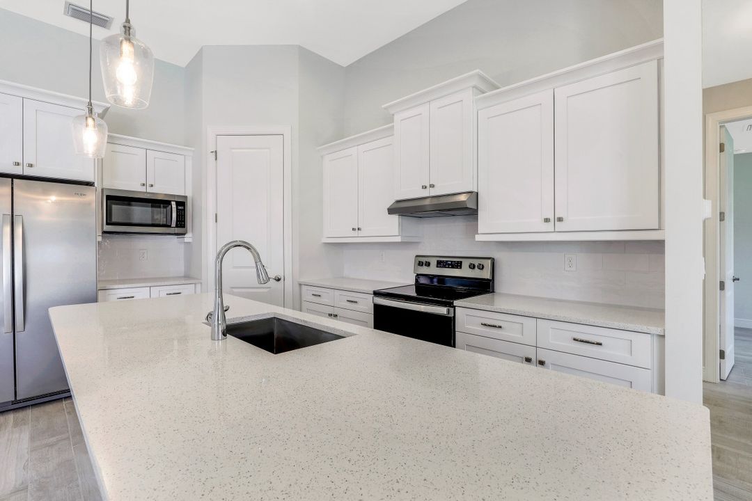 1908 SW 29th Terrace, Cape Coral, FL 33914