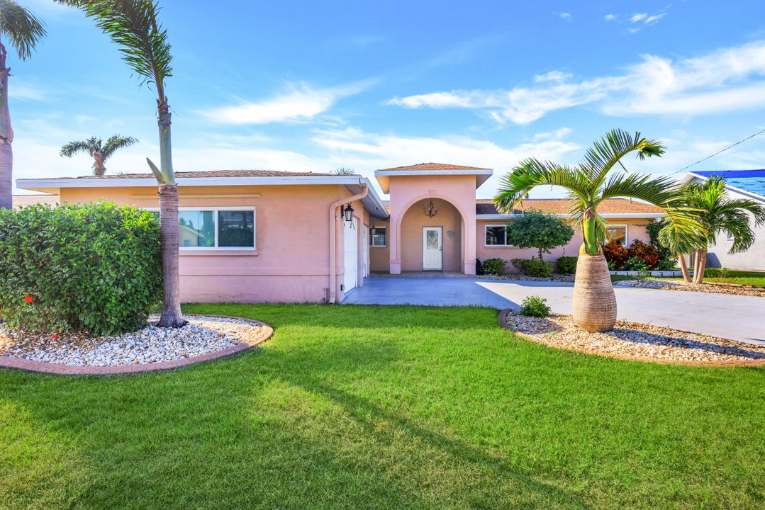 5324 Delano Ct, Cape Coral, FL 33904