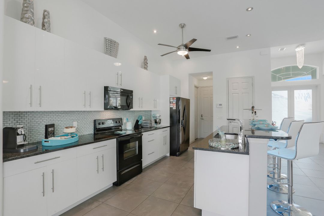 5341 Mikado Ct, Cape Coral, FL 33904