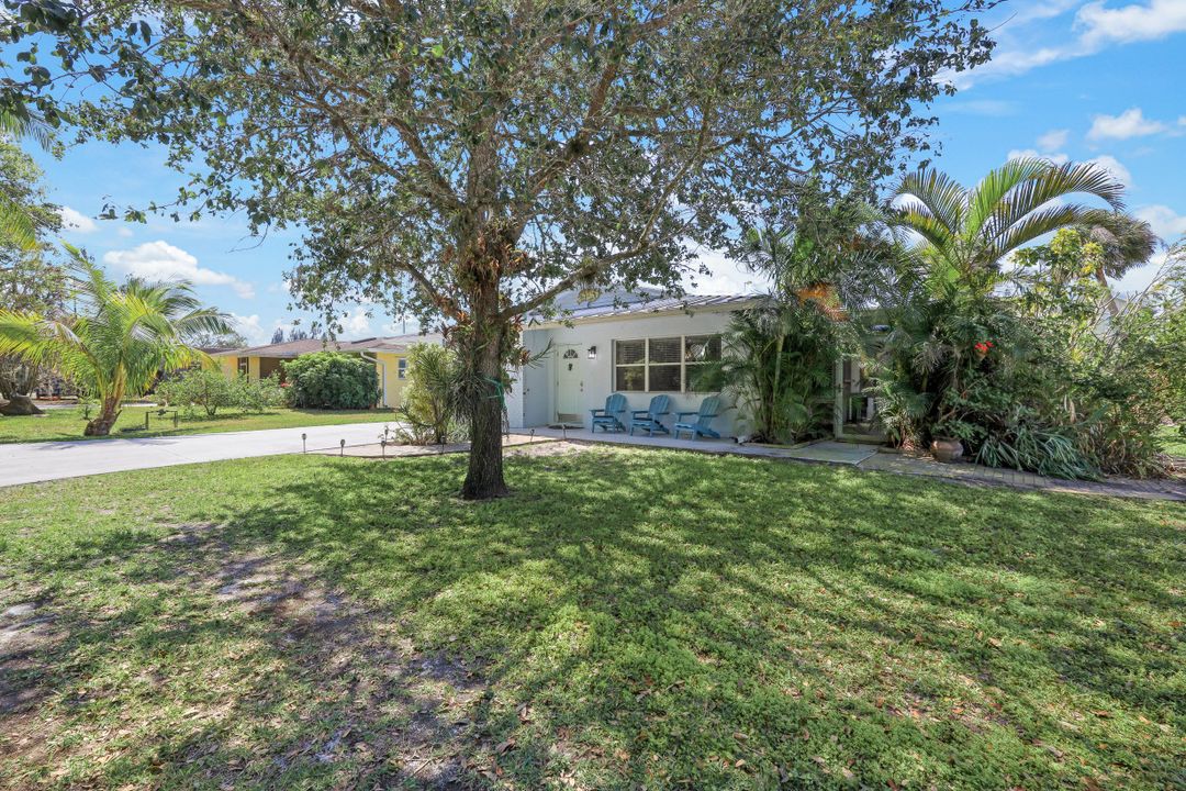 27732 East Dr, Bonita Springs, FL 34135