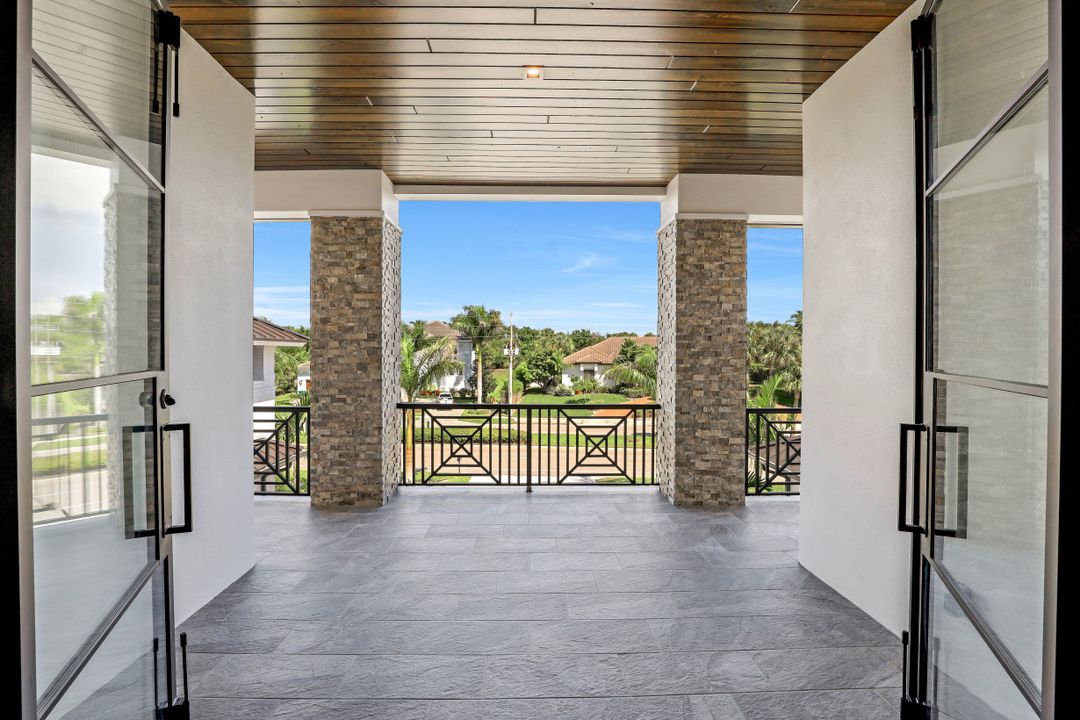 680 S Barfield Dr, Marco Island, FL 34145