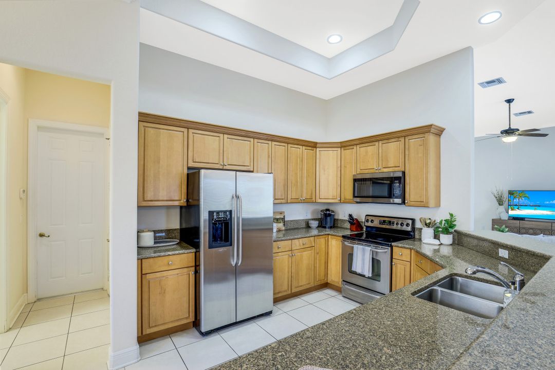 919 Tivoli Ct, Naples, FL 34104