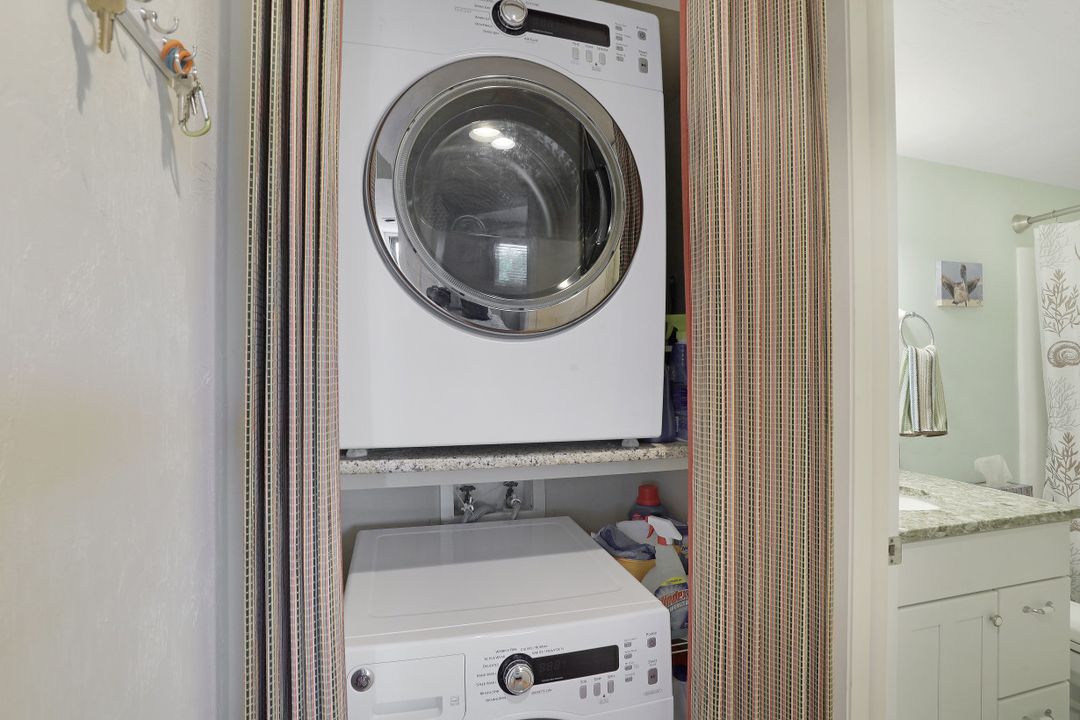 1004 Manatee Rd #H301, Naples, FL 34114