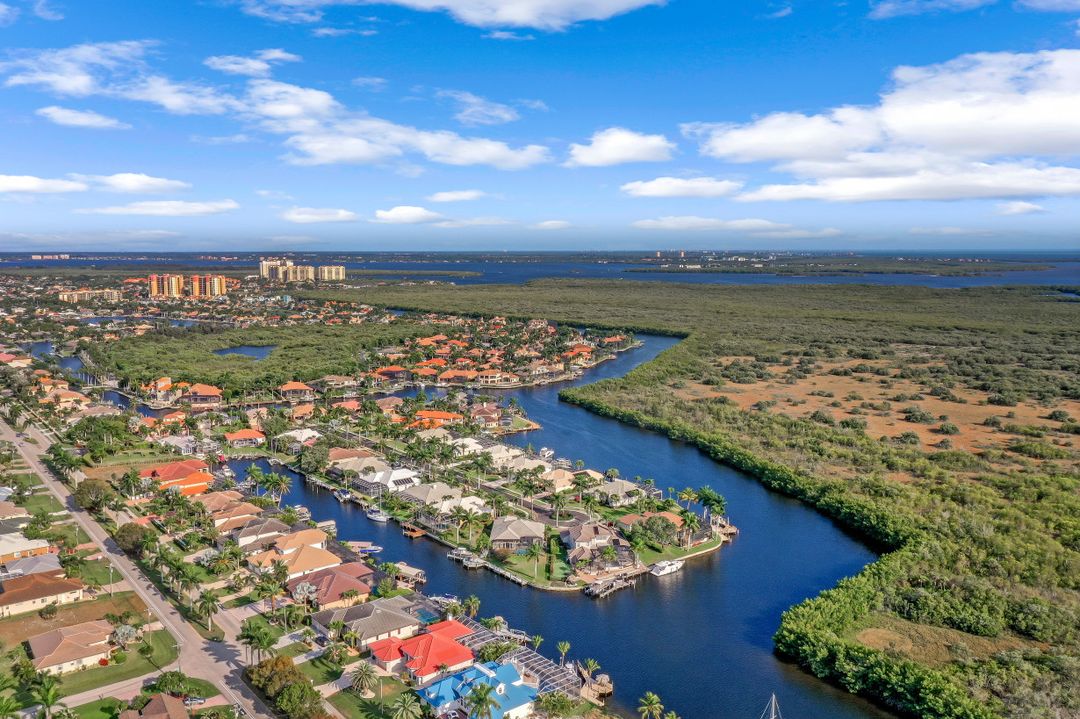 5239 SW 27th Ave, Cape Coral, FL 33914