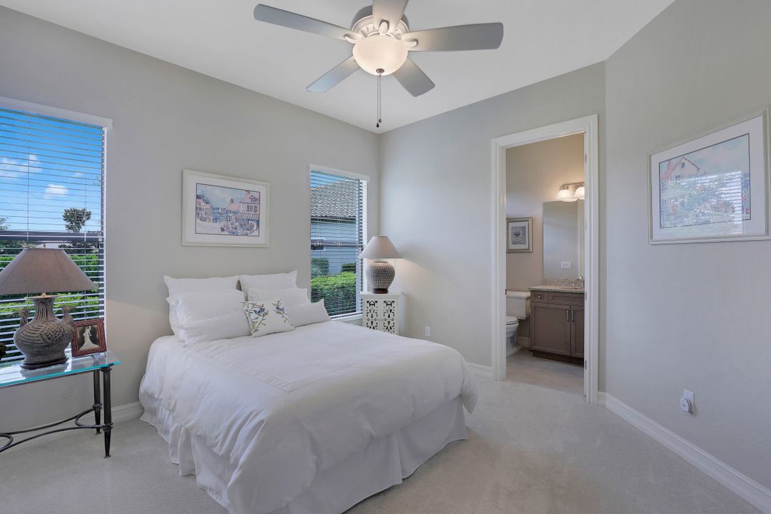 6587 Barbera Ln, Naples, FL 34113