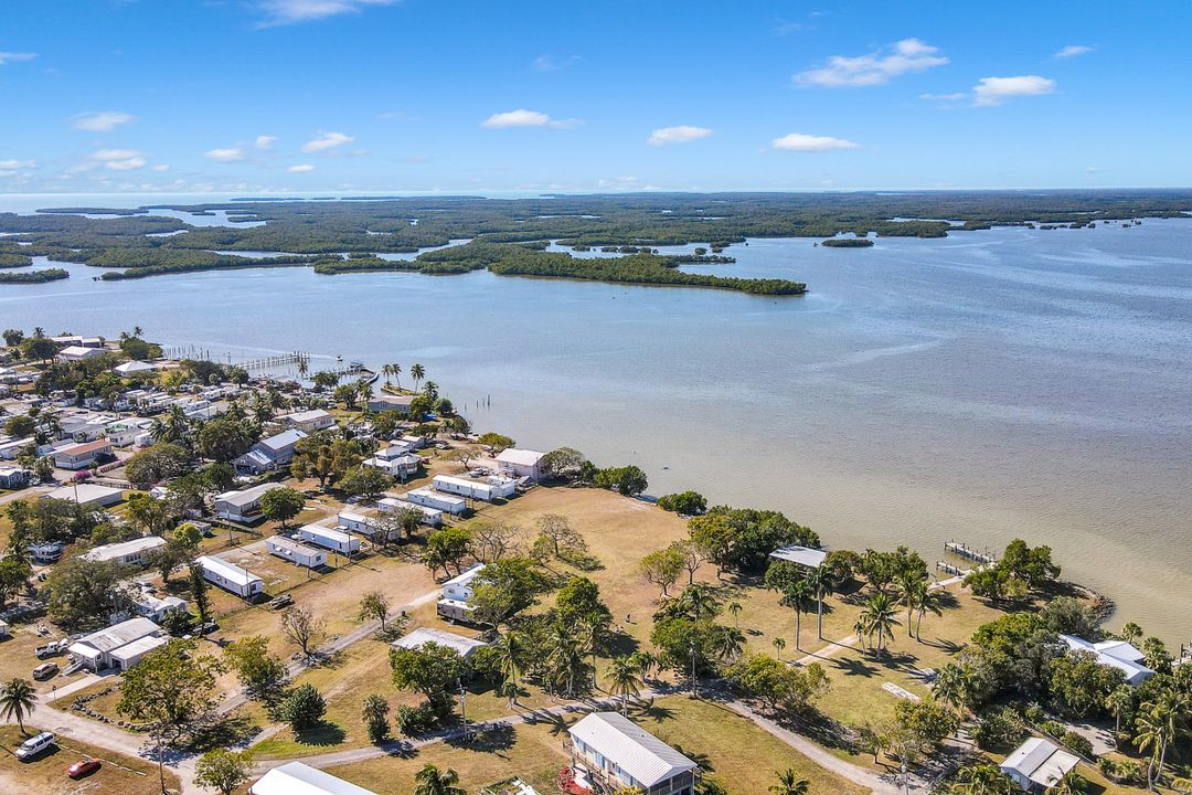 173 N Lopez Ln, Chokoloskee, FL 34138